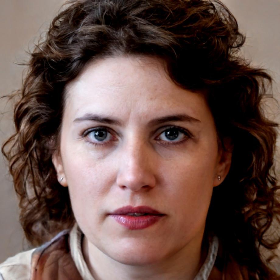 Portrait of Briony Talvik, independent portfolio advisor